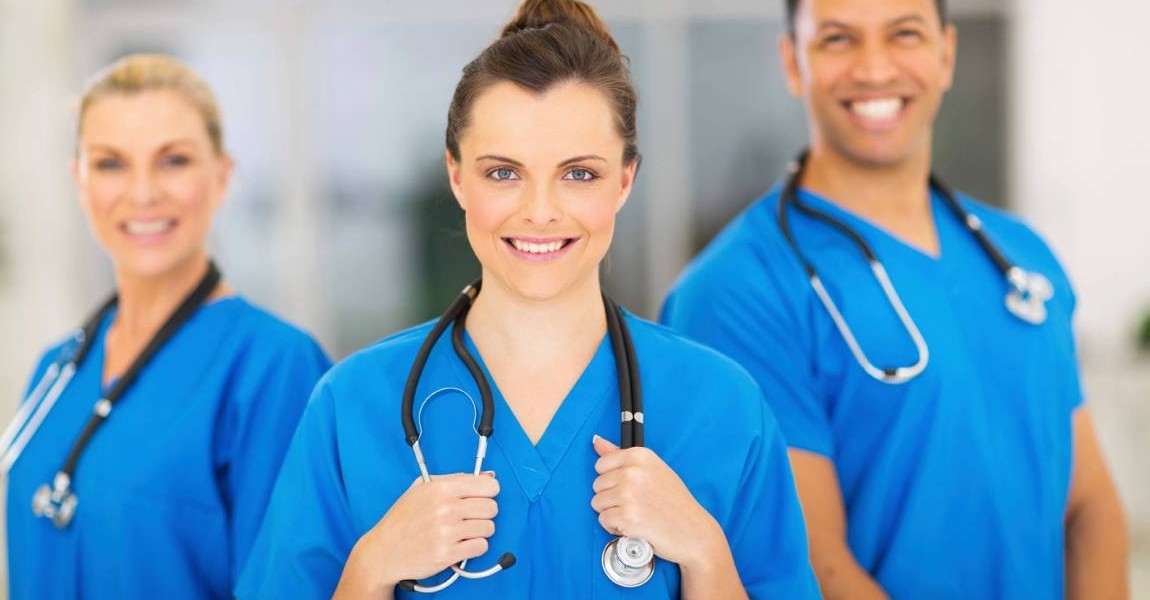 Descubra a média salarial dos profissionais de Enfermagem